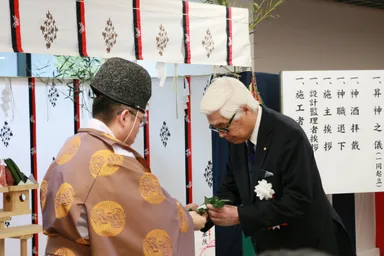 五十嵐久也理事長による玉串奉奠