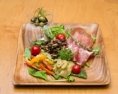 アンティパストミスト