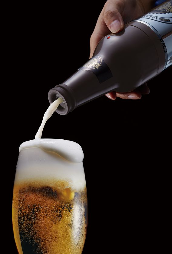 生ビールさながらのクリーミーな“泡”を自宅で体感！
屋外でも活躍するビアサーバー『泡ひげビアー』発売