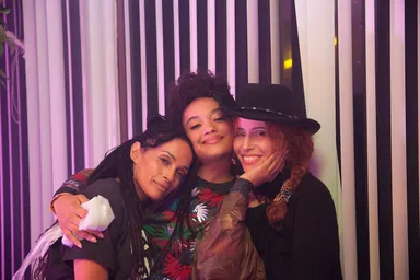 イメージ04_Logan White