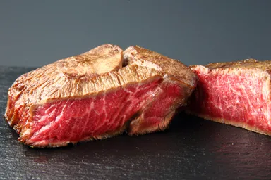 三重県産松阪牛もも肉A5ランクのポワレ