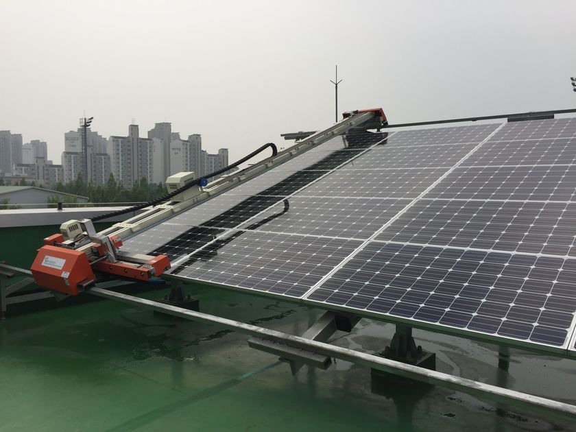 太陽光パネルのメンテナンスに画期的なパッケージ
「サーファシールドG」＋「Spider WCM-401」販売開始