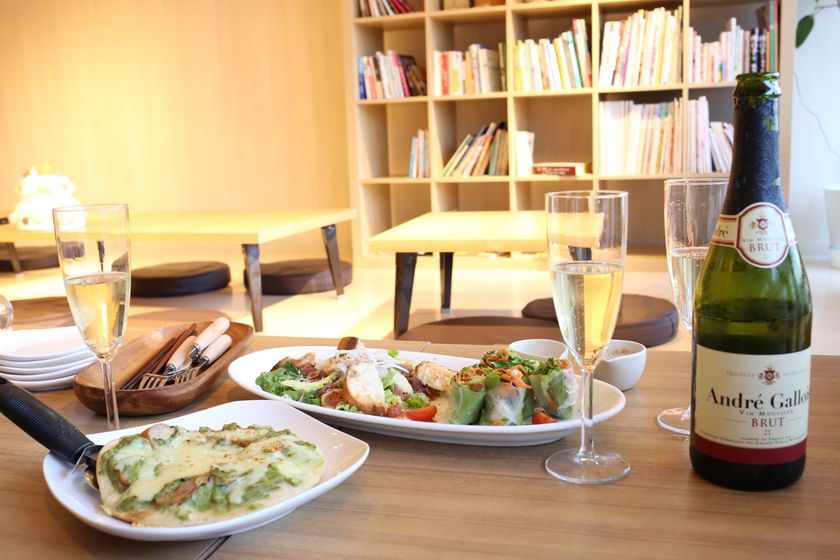 『“発酵料理”専門店』が人気、5,000人来客達成！
60品全てオリジナル発酵料理！
腸に優しくて美味しいディナーを