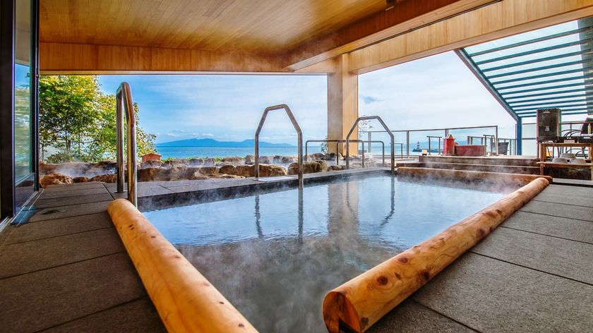 長崎県 島原温泉エリア初！ホテル南風楼に
真っ白な泡のお風呂「シルキーバス」を含む
5つの浴槽が新登場