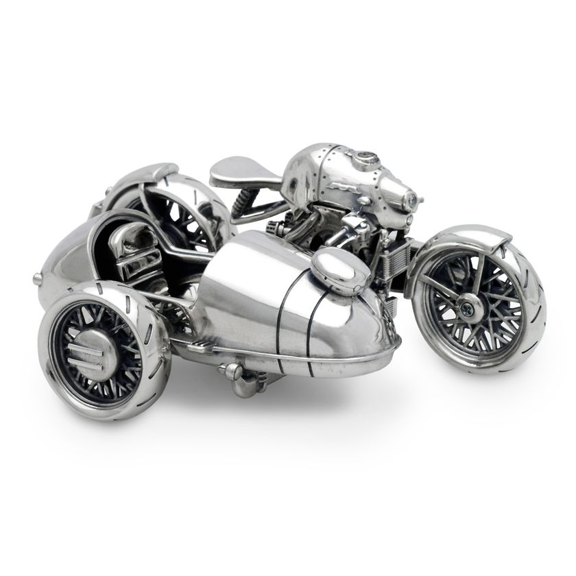 神山健治監督作品『ひるね姫』の公式アクセサリー登場
　『ドクターモンロー』から2017年3月17日に発売