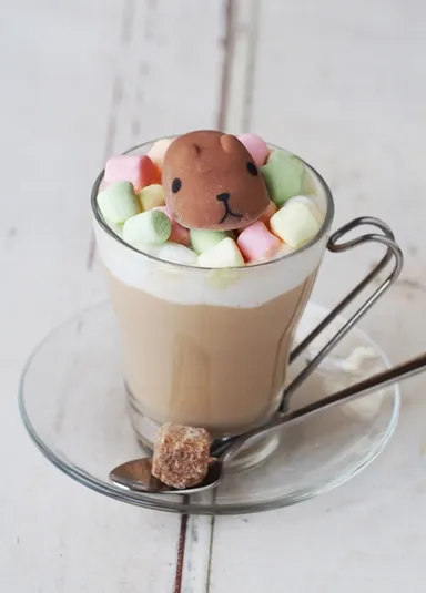 カピバラさんのましゅまろ～んカフェオレ　800円(税込)