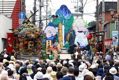 「烏山の山あげ行事」