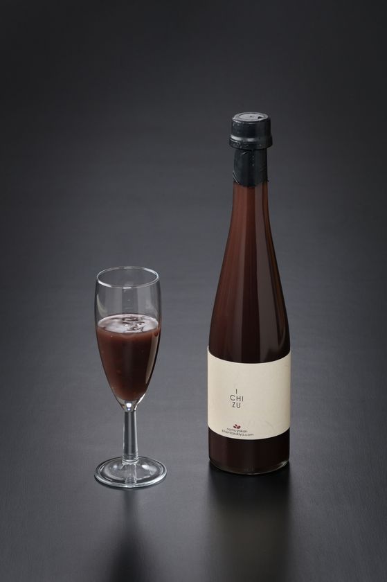 羊羹を“飲む”！常識を覆す新商品を4月1日(土)に発売　
「一豆を一途」に、選び抜かれた北見産の小豆を使用
