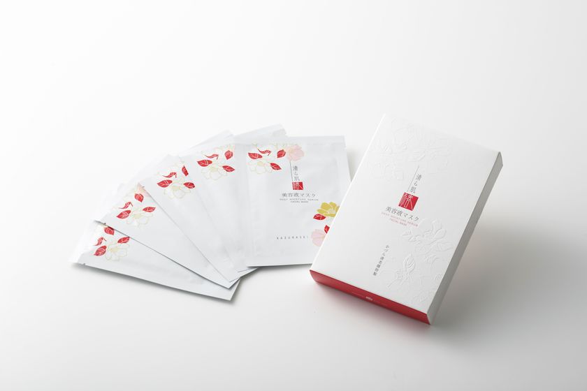 京都の老舗2社がコラボ!
京都・祇園発、日本古来の美容法“日本酒×椿油”による、
美肌成分たっぷりの美容液マスクを3月16日発売