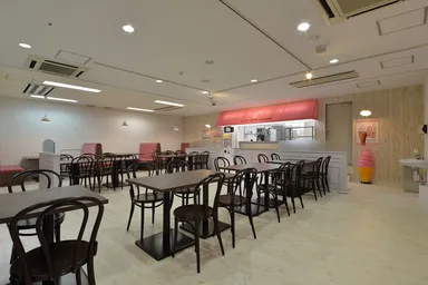 「CAFE NEW GINGER」店内