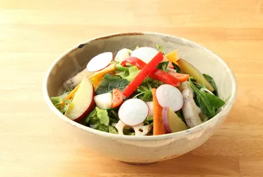 馬肉屋さんが作ったサラダ