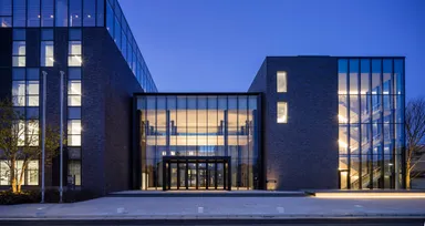 アトリウム(メインエントランス)