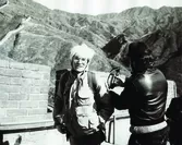 作品名：“Andy Warhol at the Great Wall, 1982”