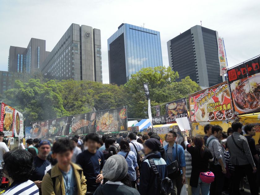 リアル地元めしの祭典　今年は4月6日～9日に開催！
「第4回地元めしフェス“クオーゼイ”in日比谷」