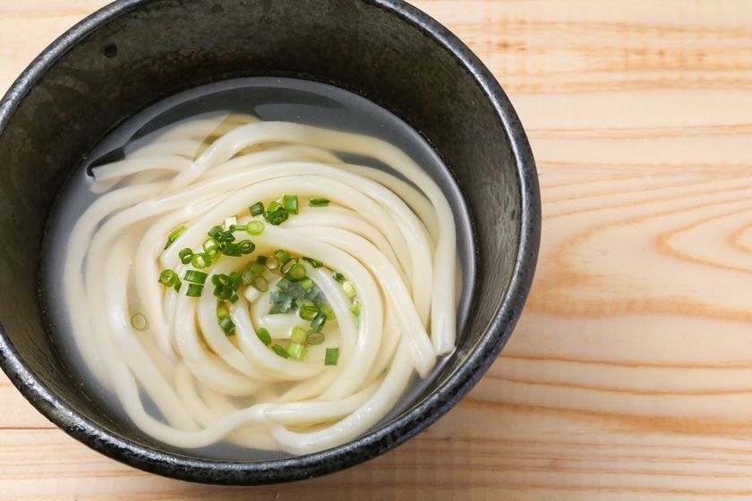 「心に染み渡る、ホッとできるお出汁が飲みたい」
そんな想いから生まれた、『MILLS UDON＆ODEN』が
中目黒に3月17日(金)新オープン！