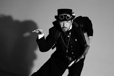 KAMIYAMA(兵士／パントマイム)