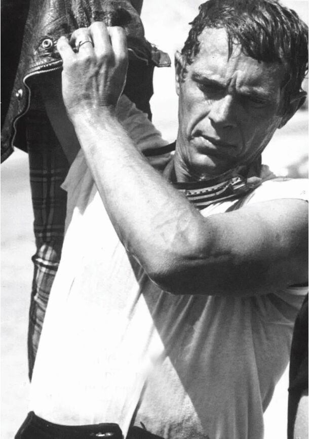 BELSTAFF PRESENT「HOLLYWOOD LEGENDS」
ハリウッドスター達が着衣した
ベルスタッフのアーカイブを期間限定展示　
2017年4月1日(土)～4月25日(火)
代官山 蔦屋書店にて