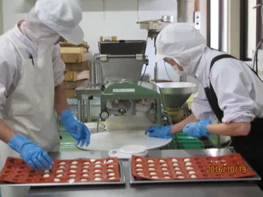 果報餅工場写真