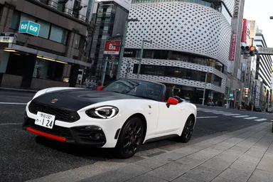 アバルト124スパイダー(3)