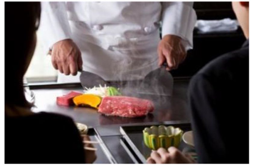 とにかくガッツリ！二人でBIG(ビック)り！！
 牛フィレ500グラム！シェアランチコース販売！
2017年4月29日（土・祝）より 第一ホテル東京シーフォートにて