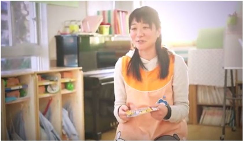 スナップスナップ　
親・子ども・先生　きずなプラス プロジェクト　
スナップスナップ スペシャルムービー
『「ママと先生の絆」～ありがとうを伝えていますか？～』
　3月24日(金)から公開中