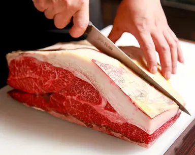 タンパク質やミネラルが凝縮された、听の“熟成肉”