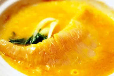 ふかひれの姿煮込み　フォアグラソース