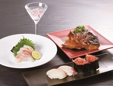 桜鯛握り・桜海老握り、桜鯛造り、桜鯛のあら炊き