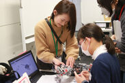 芝浦工業大学“工学女子を育てよう！プロジェクト”女子学生が、女子中学生を対象にロボットプログラミング講座を実施
