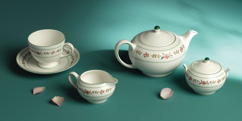 ウェッジウッド、イングリッシュ ガーデンに咲く“美しきバラ”が
英国的ティータイムを彩る『ベルローズ』4月5日発売