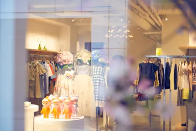 ウインドウからみた1階