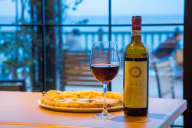 ワインとご一緒にいかが？