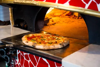 焼きたてのピッツァ！