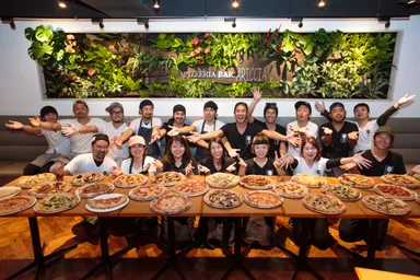 元気いっぱいのスタッフ