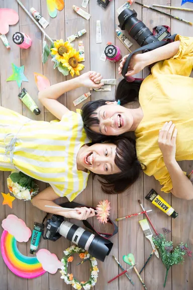 楽しい芸術家がいます