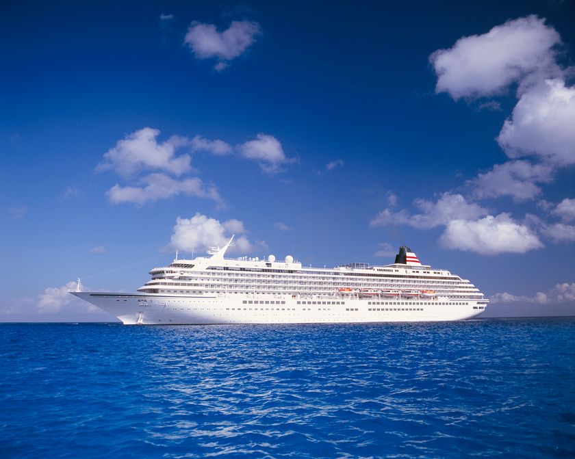 客船「飛鳥II」
TAKARAZUKA ON ASUKAII出港記念セレモニー開催
~飛鳥IIと宝塚歌劇の初のコラボレーションクルーズへ~