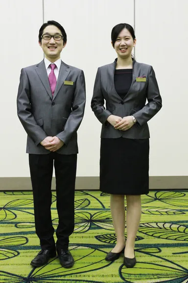 グレーと黒のブレザータイプ