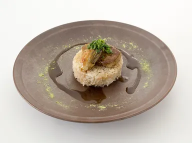 牡蠣とフォアグラのソテー　バルサミコ酢ライス添え　1,980円（税別）