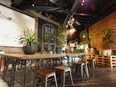 RED BRICK 1898 店内