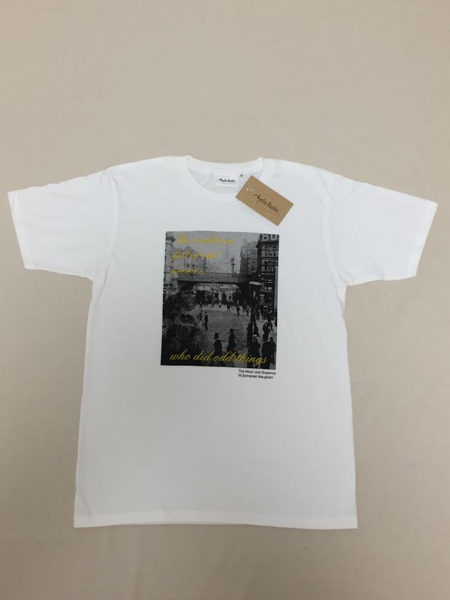文学の世界をファッションで楽しむ本屋の新提案　
1919年の海外小説「月と六ペンス」のTシャツ・バッグ発売