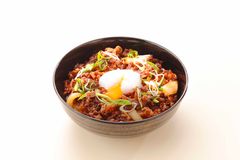 看板商品「柿安名物 牛肉しぐれ煮丼」／680円(税抜)