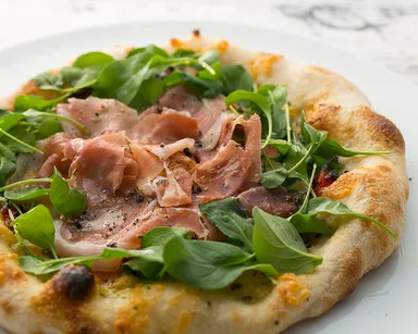 ピッツァ　イーゾラ