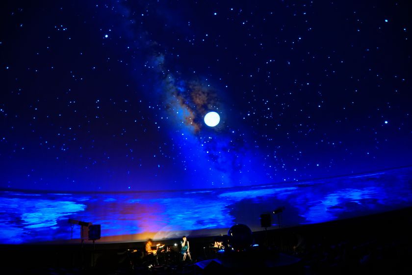 安藤裕子の音楽と満天の星々が魅せた、
『LIVE in the DARK』
ライブレポートを発表!!