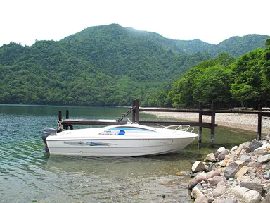 高速モーターボート