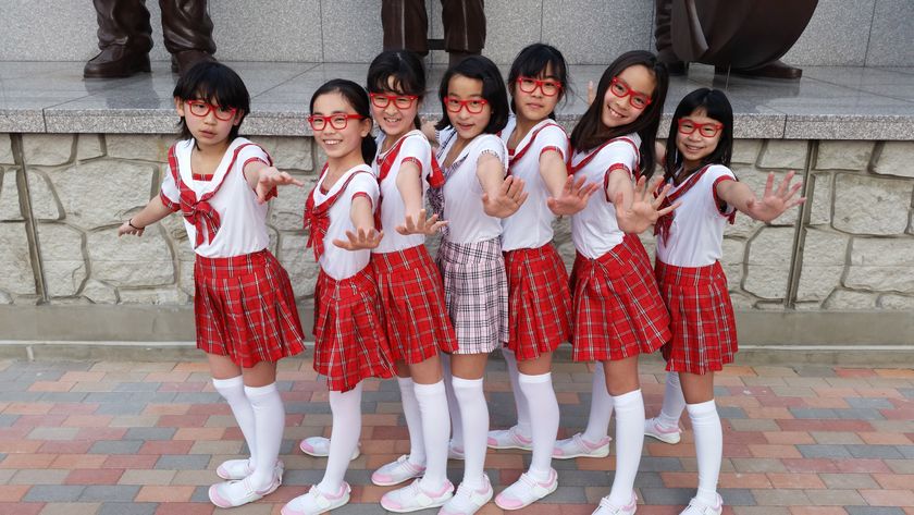 高齢者を楽しませるガールズグループ“やどぶた”、
4月30日に品川で初の公開ライブが決定！