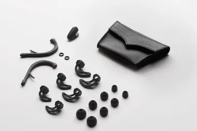 豊富なサイズの装着用パーツが付属(写真は『FORZA METALLO』)