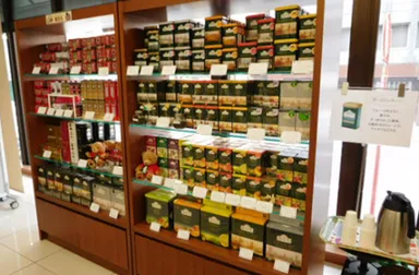 『アーマッドティー＆グロサリーショップ』店舗(2)