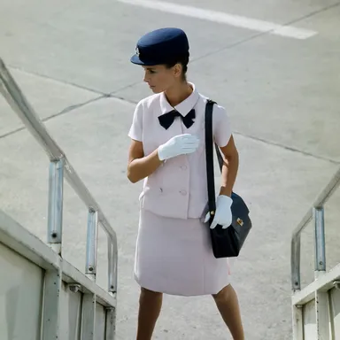バレンシアガ夏服スーツ1968　(C)Air France