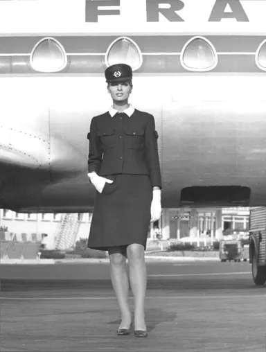 バレンシアガ冬服スーツ1969(2)　(C)Air France