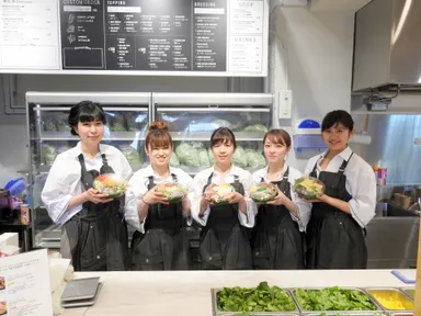 厨房ではエプロンを着用